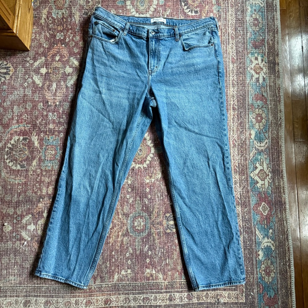 Abercrombie & Fitch Women’s The Straight Mid Rise Blue Jeans size 34 - 18R